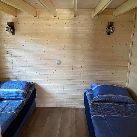 Nad Jeziorem Chalet